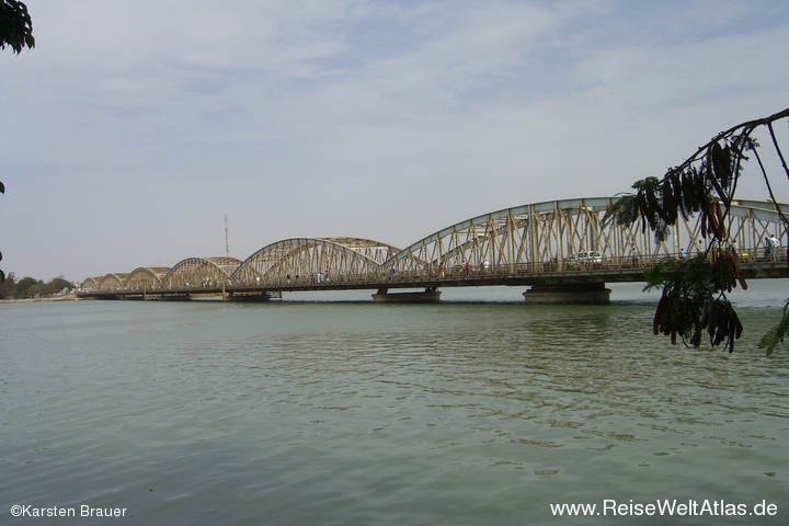 Bruecke ueberm Senegal