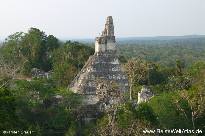 Tempel I aus der Ferne