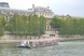 Touristenbomber auf der Seine